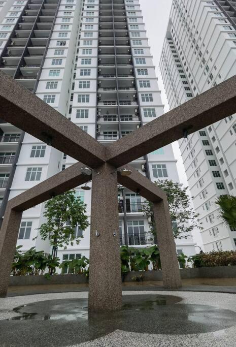 A1403 Jb City Sks Habitat Larkin 2Br 6Pax 100Mbps Netflix!! By Stay Johor Bahru Exterior photo